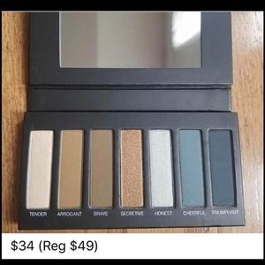 Younique eyeshadow palette